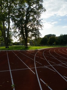 100m-Start mit Blick zum Freibad