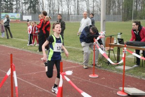 Kevin Tepe beim 2000m Zieleinlauf